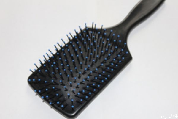 氣囊梳怎么選擇 氣囊梳和普通梳子有什么區(qū)別 氣囊梳怎么選擇 氣囊梳和普通梳子有什么區(qū)別