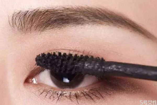 畫眼睫毛要注意什么 畫眼睫毛的注意 畫眼睫毛要注意什么 畫眼睫毛的注意