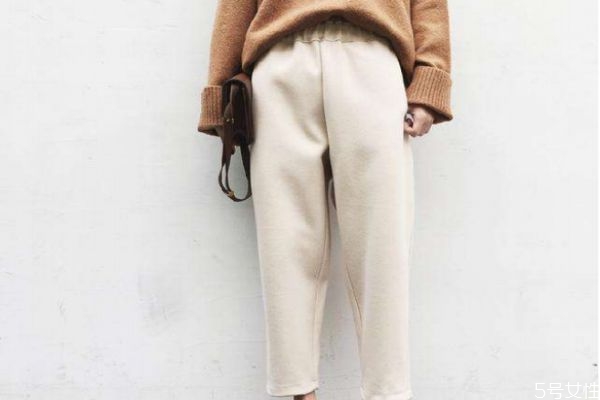 蘿卜褲應該怎么搭配上衣 蘿卜褲的搭配技巧 蘿卜褲應該怎么搭配上衣 蘿卜褲的搭配技巧