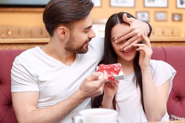 男友不愿意讓你見(jiàn)父母原因 為什么男友不愿意帶你見(jiàn)父母 男友不愿意讓你見(jiàn)父母原因 為什么男友不愿意帶你見(jiàn)父母