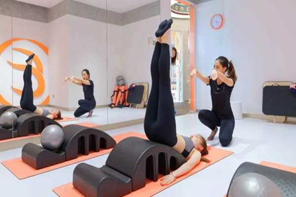 普拉提和瑜伽的鍛煉對比 新手練普拉提還是瑜伽 普拉提和瑜伽的鍛煉對比 新手練普拉提還是瑜伽