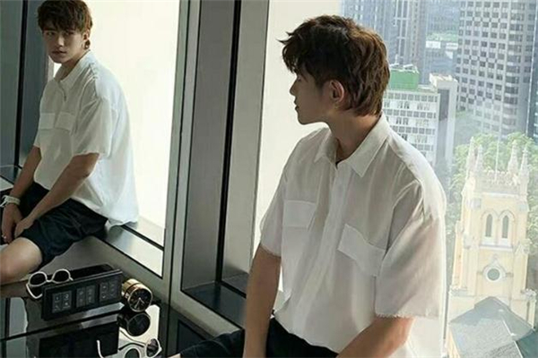 男生穿什么顏色襯衫好看 男士襯衫流行什么顏色 男生穿什么顏色襯衫好看 男士襯衫流行什么顏色