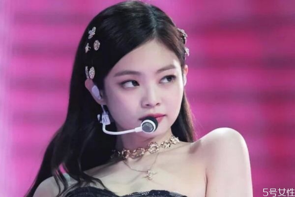 用什么化妝品可以提亮膚色 日常底妝的正確步驟 用什么化妝品可以提亮膚色 日常底妝的正確步驟