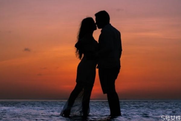 老公精神出軌怎么辦 老公精神出軌后的相處 老公精神出軌怎么辦 老公精神出軌后的相處