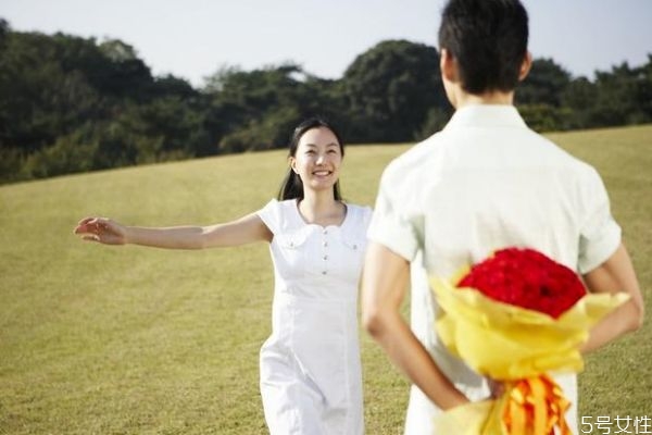 直男和直女怎么聊天 注意次數(shù)學會戛然而止