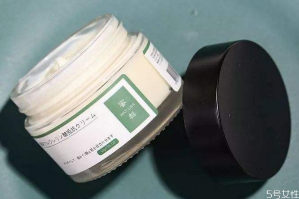 油性皮膚可以用面霜嗎 油性皮膚能不能用面霜嗎 油性皮膚可以用面霜嗎 油性皮膚能不能用面霜嗎