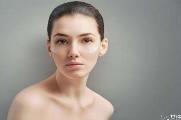 油性皮膚保濕還是補(bǔ)水 油性皮膚控油還是保濕 油性皮膚保濕還是補(bǔ)水 油性皮膚控油還是保濕