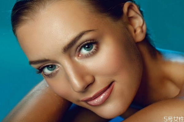 蜜色皮膚是什么樣的 什么是蜜色皮膚 蜜色皮膚是什么樣的 什么是蜜色皮膚