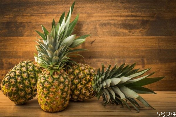 菠蘿應(yīng)該怎么催熟 催熟菠蘿的方法 菠蘿應(yīng)該怎么催熟 催熟菠蘿的方法
