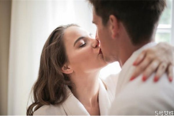 老公出軌說明什么 這幾個表現(xiàn)說明男人已經(jīng)出軌了 老公出軌說明什么 這幾個表現(xiàn)說明男人已經(jīng)出軌了