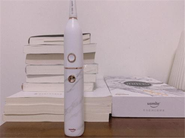 電動牙刷和普通牙刷哪個好？小編真實測評分享