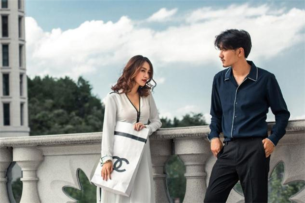 再婚女人為什么注重錢(qián) 二婚女人貪財(cái)?shù)谋憩F(xiàn)