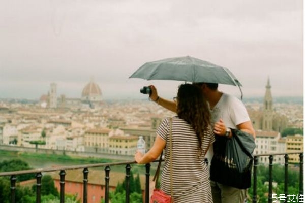 男人出軌抓痕一般在哪 一個男人出軌的表現(xiàn) 男人出軌抓痕一般在哪 一個男人出軌的表現(xiàn)