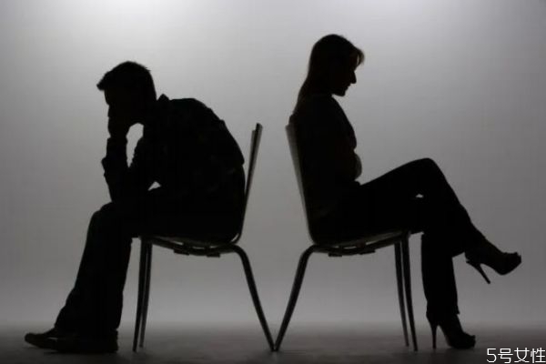 冷戰(zhàn)過后怎么恢復感情 夫妻冷戰(zhàn)后如何修復關系