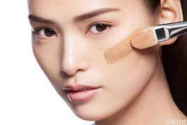 化妝一定要畫(huà)底妝嗎 沒(méi)上底妝可以畫(huà)眼影嗎