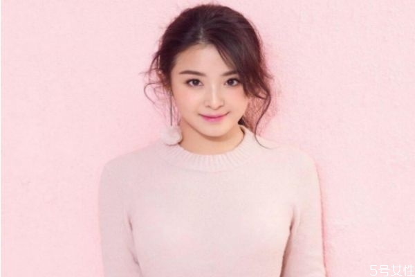 擠完粉刺可以敷面膜嗎 長粉刺的正確消除方法 擠完粉刺可以敷面膜嗎 長粉刺的正確消除方法