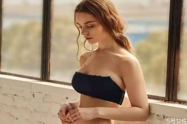 夏天穿什么內(nèi)衣不顯胸 夏天薄內(nèi)衣老是凸點怎么辦