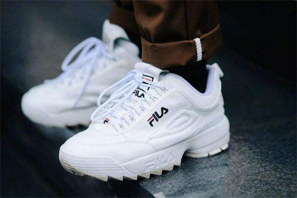 fila斐樂適合什么年齡段的人 斐樂適合多大年紀(jì)人穿 fila斐樂適合什么年齡段的人 斐樂適合多大年紀(jì)人穿