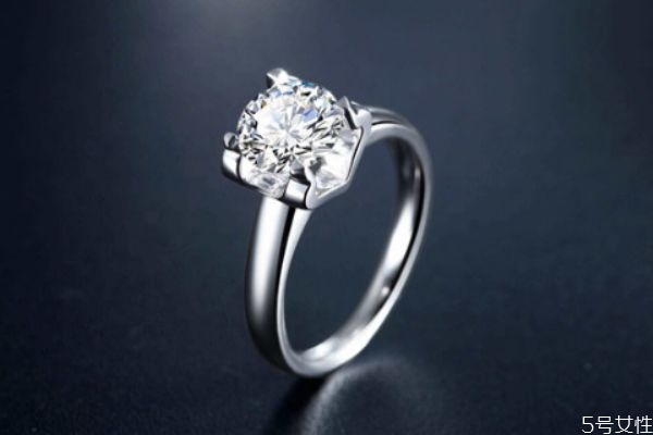 結(jié)婚買鉆戒好還是黃金的好 結(jié)婚鉆戒品牌推薦 結(jié)婚買鉆戒好還是黃金的好 結(jié)婚鉆戒品牌推薦