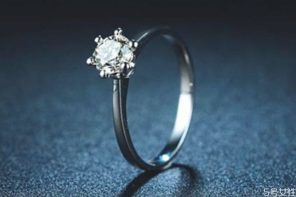 結(jié)婚買鉆戒好還是黃金的好 結(jié)婚鉆戒品牌推薦 結(jié)婚買鉆戒好還是黃金的好 結(jié)婚鉆戒品牌推薦