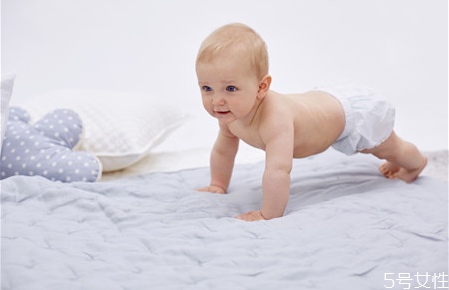 小孩三伏天可以泡腳嗎 三伏天小孩應(yīng)注意什么 小孩三伏天可以泡腳嗎 三伏天小孩應(yīng)注意什么