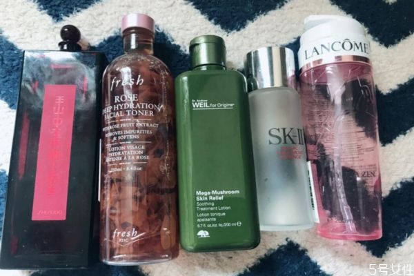 化妝水能舒緩肌膚嗎 化妝水能保濕嗎 化妝水能舒緩肌膚嗎 化妝水能保濕嗎