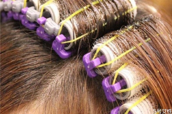 摩根燙用什么藥水燙好 摩根燙適合短發(fā)還是長(zhǎng)發(fā) 摩根燙用什么藥水燙好 摩根燙適合短發(fā)還是長(zhǎng)發(fā)