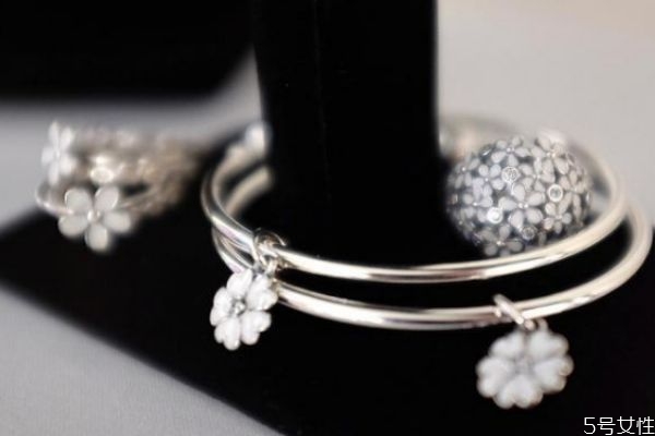 潘多拉手鏈可以碰水嗎 潘多拉手鏈使用建議 潘多拉手鏈可以碰水嗎 潘多拉手鏈使用建議