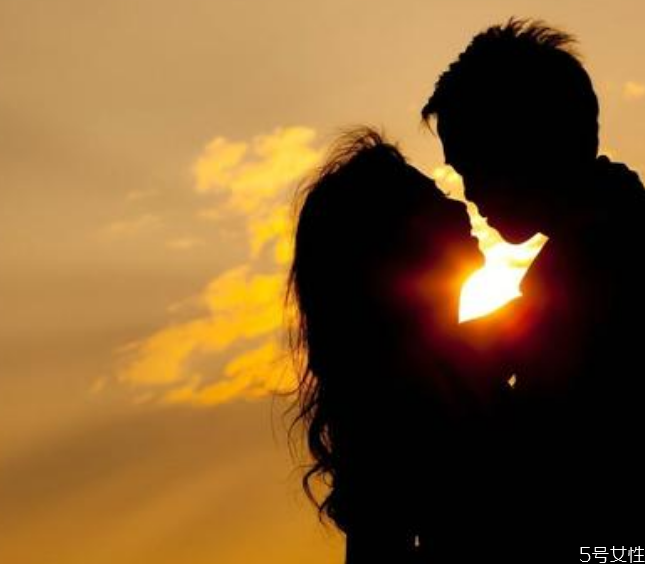 曖昧期如何讓男生表白 曖昧期怎么確定關(guān)系 曖昧期如何讓男生表白 曖昧期怎么確定關(guān)系