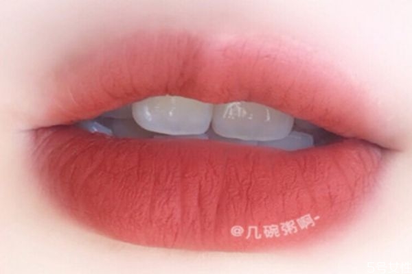 口紅出汗怎么恢復(fù) 口紅會(huì)出汗的原因 口紅出汗怎么恢復(fù) 口紅會(huì)出汗的原因