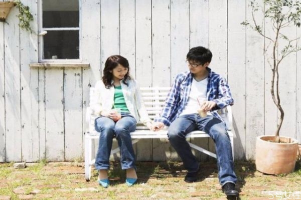 試探一個(gè)男人玩你還是愛(ài)你 用來(lái)考驗(yàn)?zāi)腥说姆椒? alt=