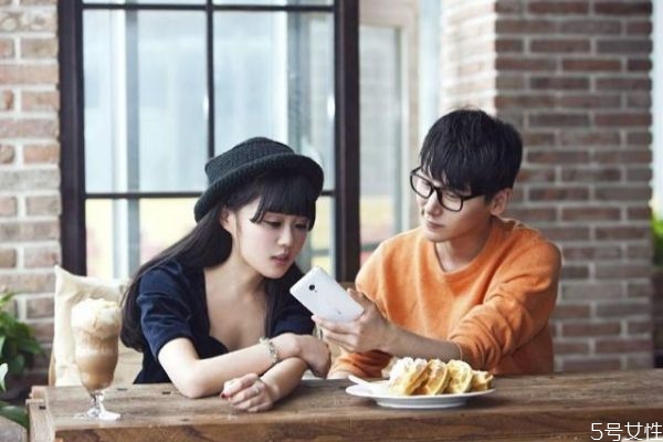 試探一個(gè)男人玩你還是愛(ài)你 用來(lái)考驗(yàn)?zāi)腥说姆椒? alt=