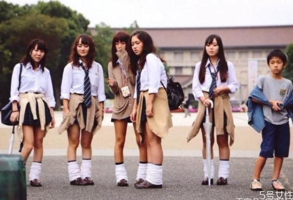 泡泡襪的穿法 泡泡襪的優(yōu)點(diǎn) 泡泡襪的穿法 泡泡襪的優(yōu)點(diǎn)