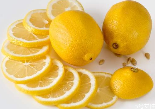檸檬皮能吃嗎 新鮮檸檬皮怎么吃 檸檬皮能吃嗎 新鮮檸檬皮怎么吃