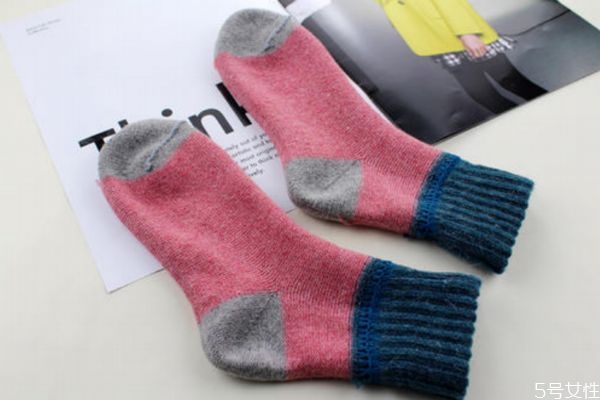 羊毛襪的優(yōu)缺點 羊毛襪子和棉襪子哪個好 羊毛襪的優(yōu)缺點 羊毛襪子和棉襪子哪個好