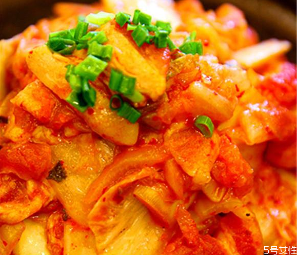 辣白菜能做成哪些菜 辣白菜有幾種吃法 辣白菜能做成哪些菜 辣白菜有幾種吃法