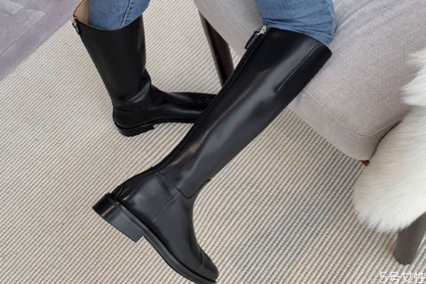 長(zhǎng)筒靴腳踝處堆在一起怎么辦 靴子腳踝處老是撐不起來(lái)