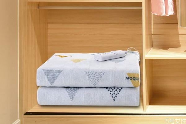 電熱毯有正反面之分嗎 電熱毯對(duì)身體有什么影響 電熱毯有正反面之分嗎 電熱毯對(duì)身體有什么影響