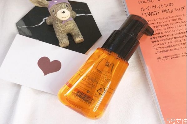 先涂精油還是先吹頭發(fā) 頭皮護(hù)理小妙招 先涂精油還是先吹頭發(fā) 頭皮護(hù)理小妙招