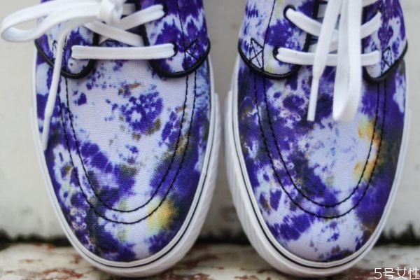 扎染的鞋子會掉色嗎 扎染掉色是不是正?，F(xiàn)象