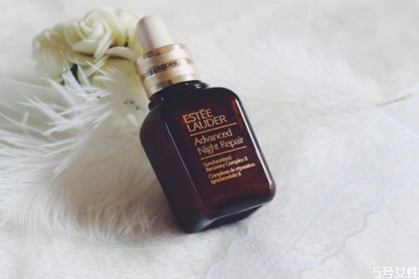 雅詩蘭黛小棕瓶什么味道 小棕瓶晚上還是白天用 雅詩蘭黛小棕瓶什么味道 小棕瓶晚上還是白天用