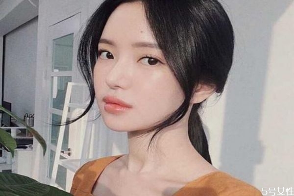 八字劉海好看嗎 什么人不適合八字劉海 八字劉海好看嗎 什么人不適合八字劉海