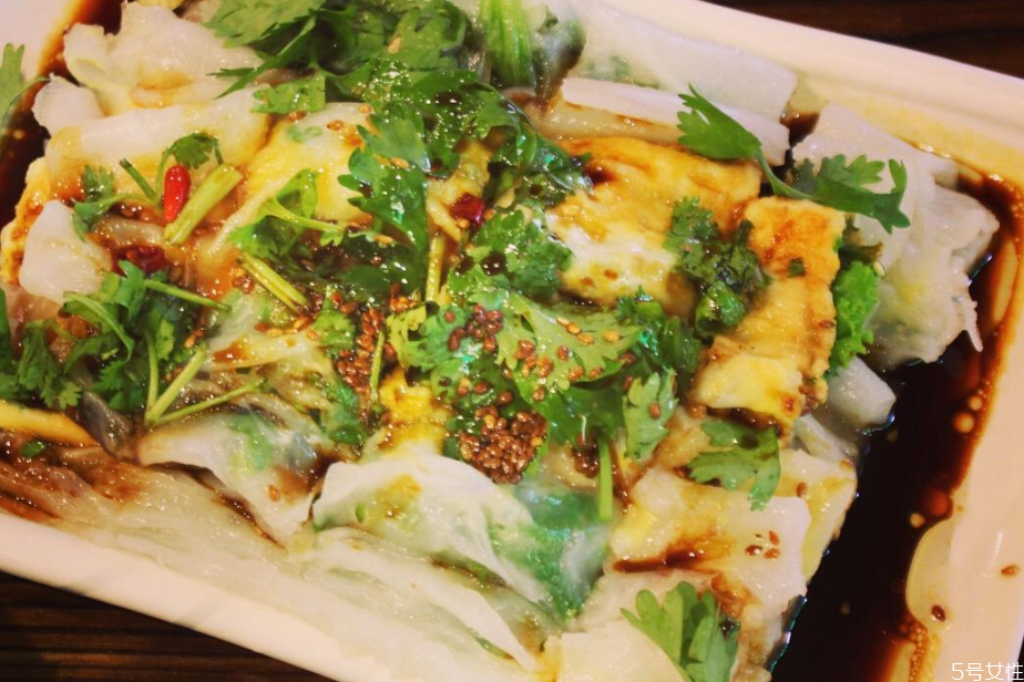 做腸粉的米漿怎么配 家庭腸粉最簡單的做法 做腸粉的米漿怎么配 家庭腸粉最簡單的做法