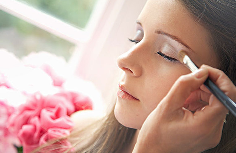 化妝對身體健康有害嗎 這是必然的 化妝對身體健康有害嗎 這是必然的