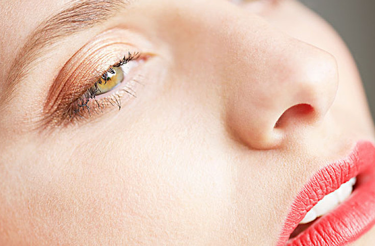 化妝對人身體有好處嗎 經(jīng)?；瘖y皮膚會(huì)變差嗎