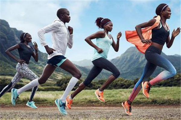 跑步時(shí)要怎么調(diào)整呼吸 跑步時(shí)要收腹嗎 跑步時(shí)要怎么調(diào)整呼吸 跑步時(shí)要收腹嗎