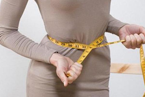 瘦肚子和腰上贅肉最有效的方法 瘦肚子的運(yùn)動方法