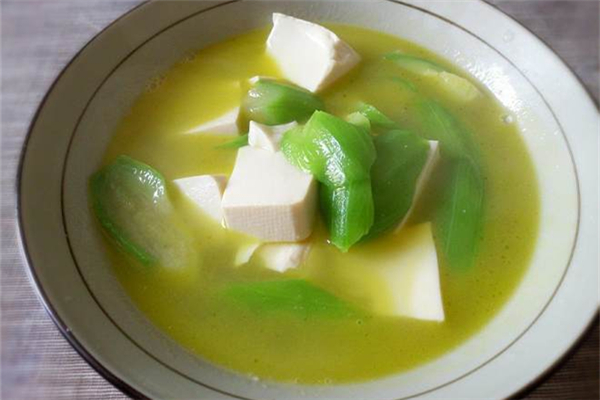 絲瓜可以生吃嗎 絲瓜生吃好還是熟吃好 絲瓜可以生吃嗎 絲瓜生吃好還是熟吃好