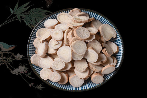 白芍的作用和功效 白芍的副作用 白芍的作用和功效 白芍的副作用