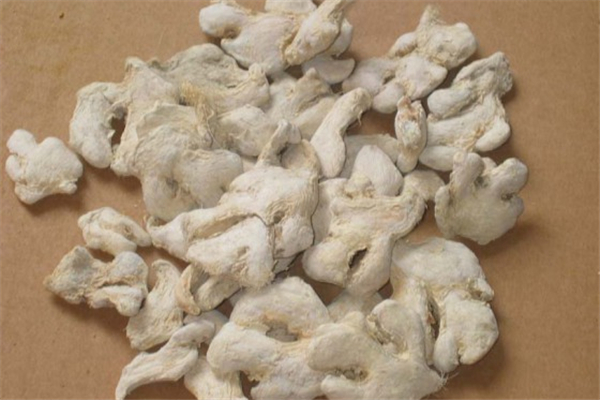 干姜可以泡腳嗎 干姜泡腳的功效和作用 干姜可以泡腳嗎 干姜泡腳的功效和作用